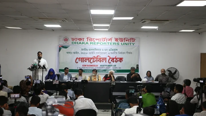সরকার আরও ভালো আইনের কথা বলে উল্টো পথে পা বাড়িয়েছে