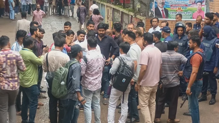 নারায়ণগঞ্জে তোলারাম কলেজে ছাত্রদল-শিবিরের মধ্যে সংঘর্ষ, আহত ১০