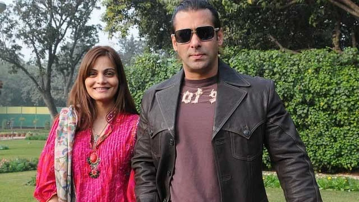 Salman-with-sister-Alvira