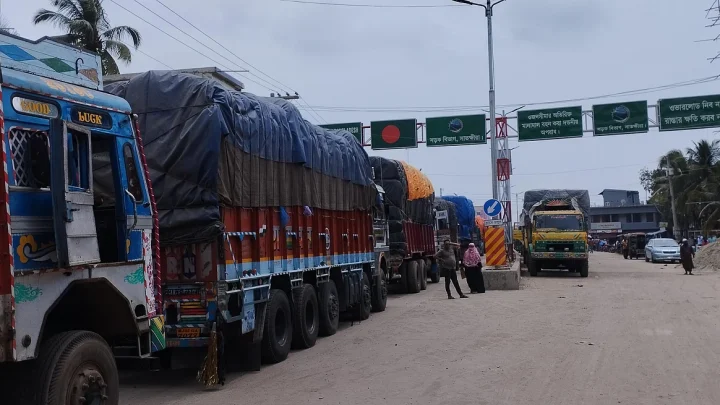 ভোমরা বন্দরে আমদানি–রপ্তানি কমেছে, কারণ কী