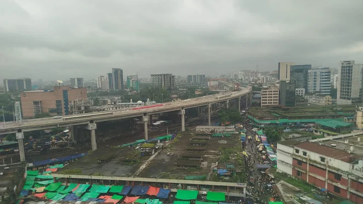 রাজধানীতে সকাল থেকে মেঘলা আকাশ, কেমন যাবে সারা দিন