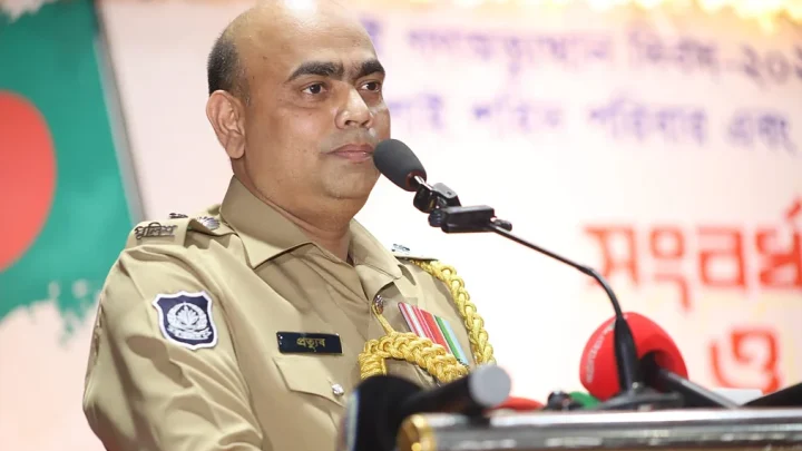 ‘যত কিছুই করি না কেন, কারোরই মন রক্ষা করতে পারি না’