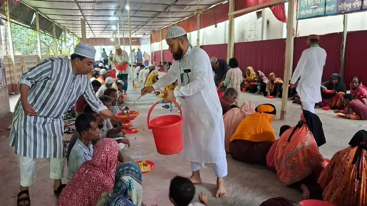 দাউদকান্দিতে চার বছর ধরে চলছে ‘মানবতার ভাতের হাঁড়ি’