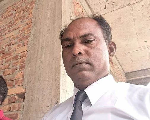 গ্রেপ্তারি পরোয়ানা জারি, ক্ষুব্ধ হয়ে নিজের আইনজীবীকে কুপিয়ে জখম বিবাদীর
