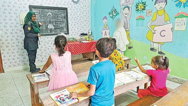 কারাগারে জন্ম, সেখানেই বেড়ে ওঠে ওরা