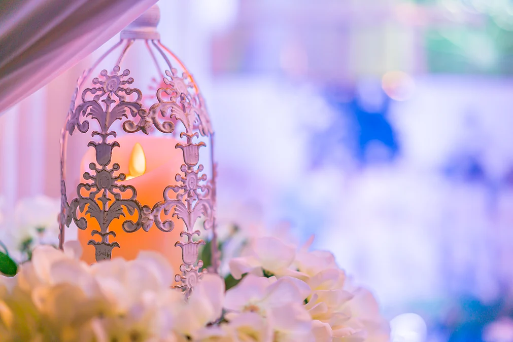 antique-gold-flower-light-candle