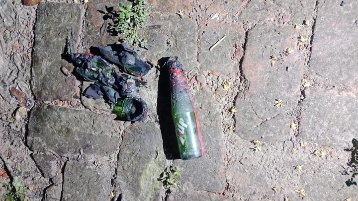 কাপাসিয়ায় গভীর রাতে যুবদল নেতার বাড়িতে পেট্রলবোমা হামলা, ‘বড় দুর্ঘটনা’ থেকে রক্ষা