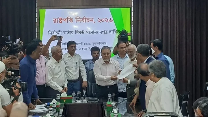 রাষ্ট্রপতি পদে মির্জা ফখরুলের মনোনয়নপত্র দাখিল