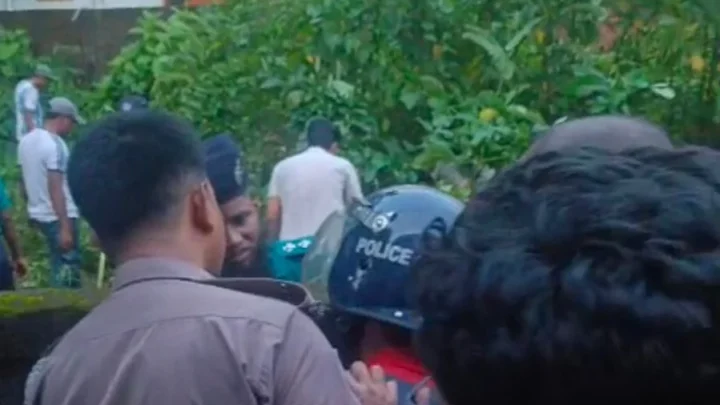বাড়ির পাশের খালি প্লট থেকে ‘হত্যায় ব্যবহৃত’ ছুরি উদ্ধার পুলিশের