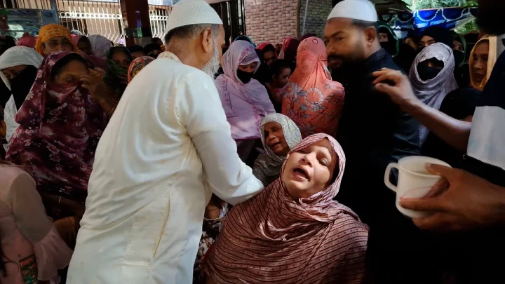 ইতালিতে খুনের শিকার একই পরিবারের তিনজনের লাশ নোয়াখালীর বাড়িতে