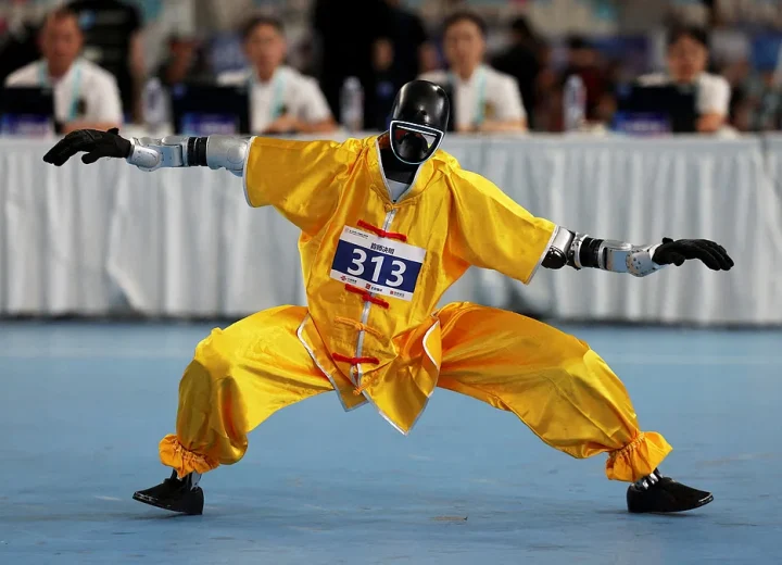 china-robot-001